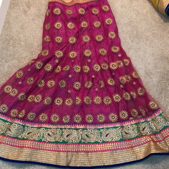 Contrast pink lehenga - Picture 3 of 3